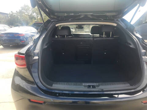 2017 Infiniti QX30 Luxury