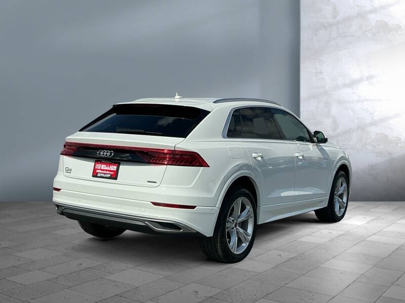 2022 Audi Q8 quattro Premium 55 TFSI