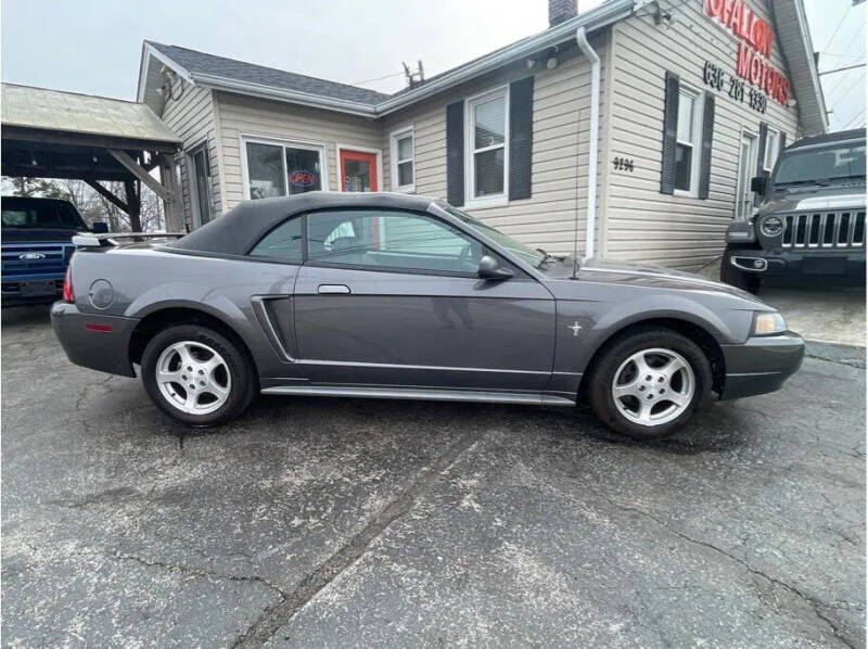 2003 Ford Mustang