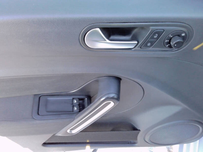 2014 Volkswagen Beetle 1.8T Entry PZEV