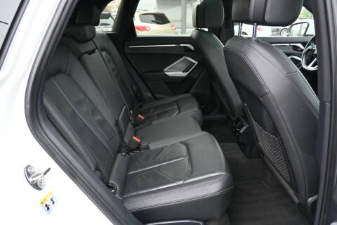 2021 Audi Q3 quattro Premium 40 TFSI