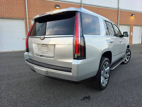 2016 Cadillac Escalade Luxury Collection