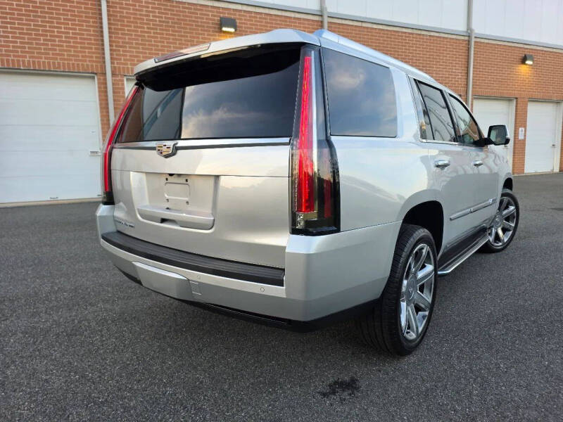 2016 Cadillac Escalade Luxury Collection