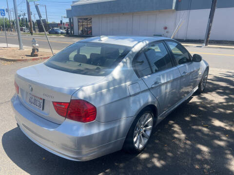 2011 BMW 3 Series 328i