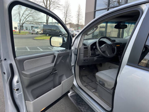 2004 Nissan Armada SE