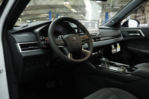 2026 Mitsubishi Outlander LE