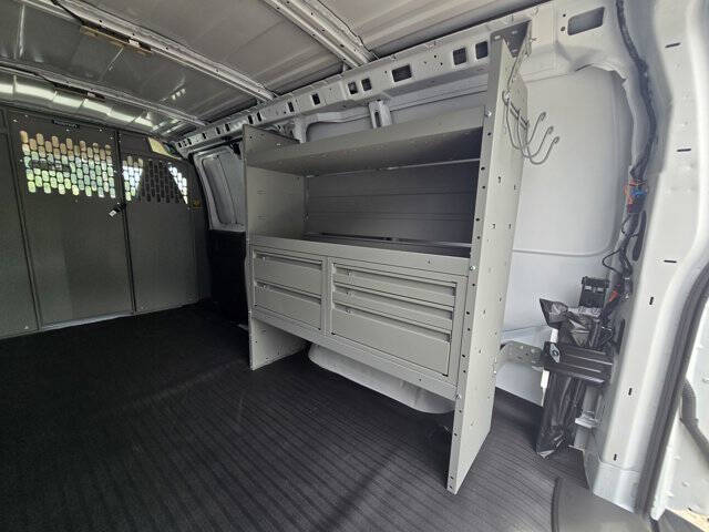 2025 GMC Savana 2500