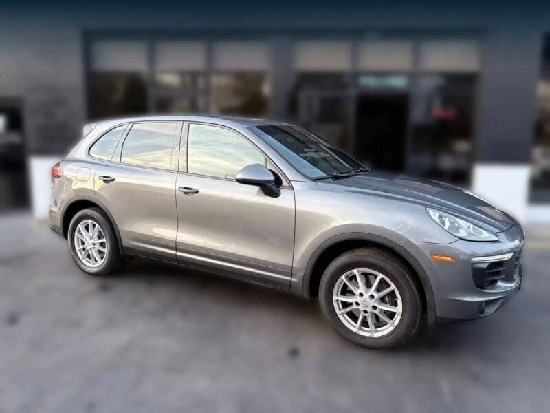 2018 Porsche Cayenne Platinum Edition