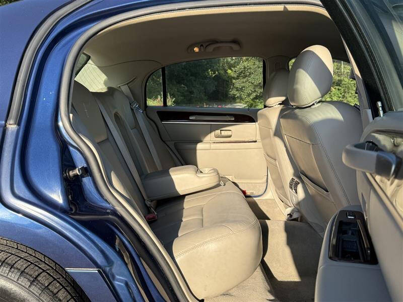 2008 Lincoln Town Car Signature Limited