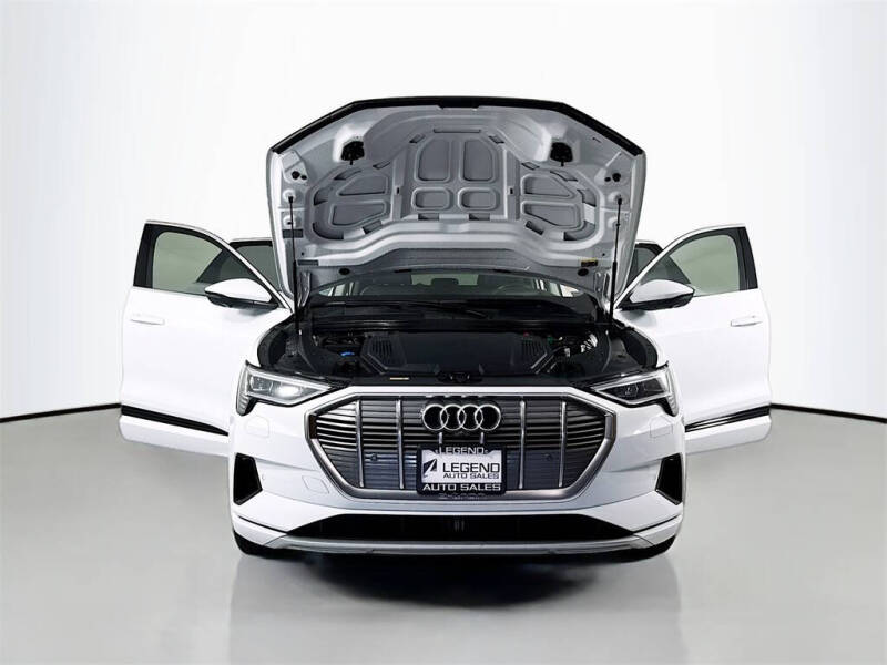 2019 Audi e-tron quattro Prestige