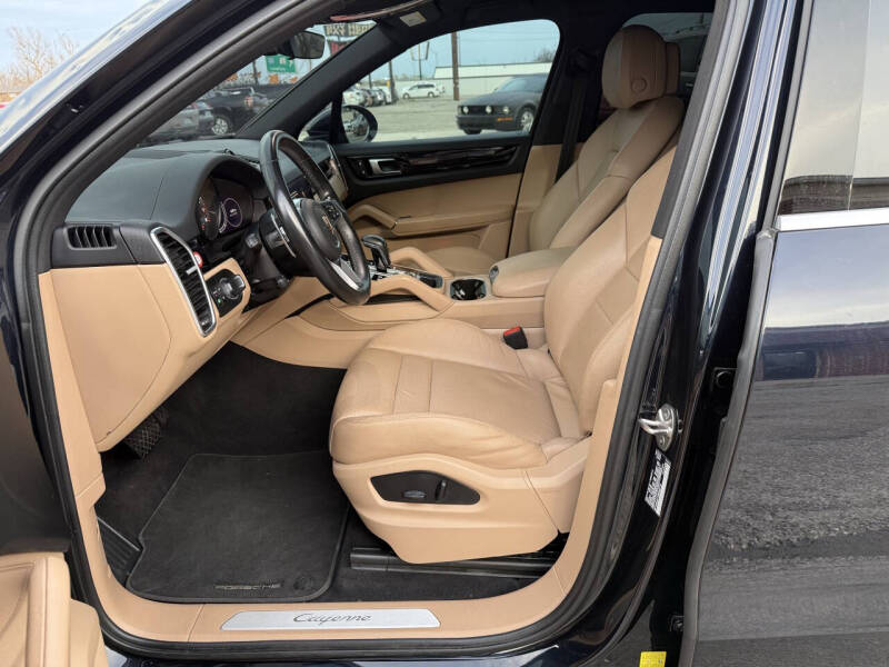 2022 Porsche Cayenne Platinum Edition