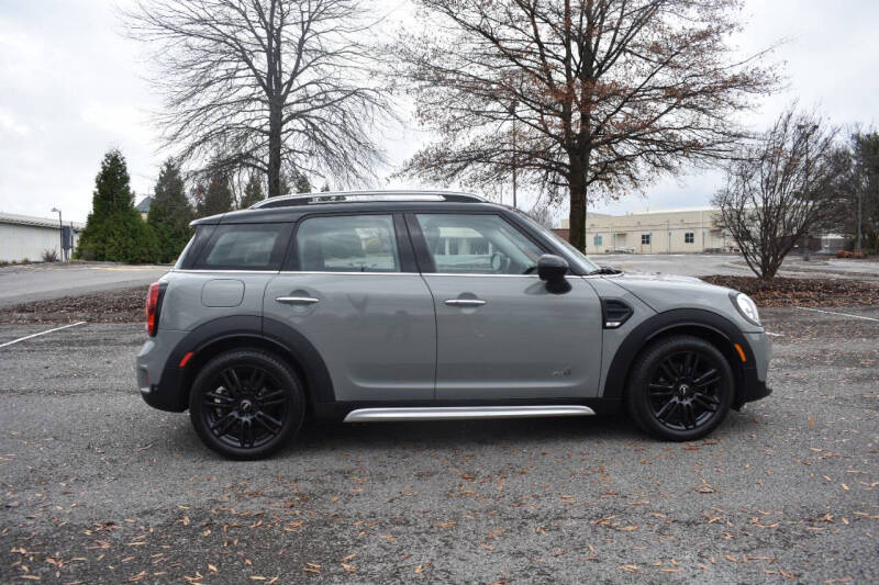 2017 MINI Countryman Base photo 9