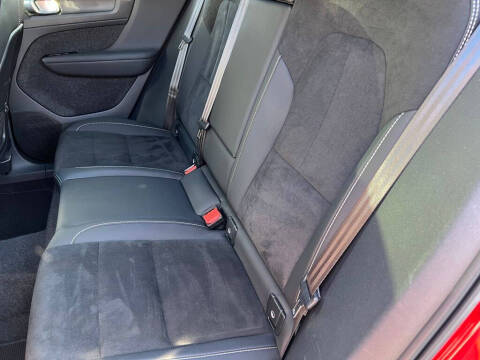 2022 Volvo C40 Recharge Pure Electric P8