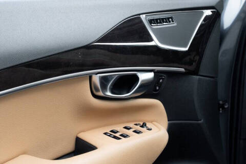 2019 Volvo XC90 T6 Momentum