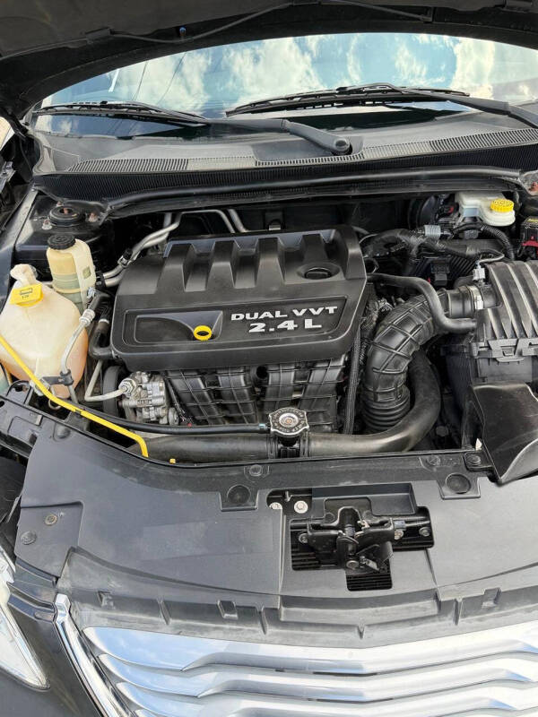 2013 Chrysler 200 Touring