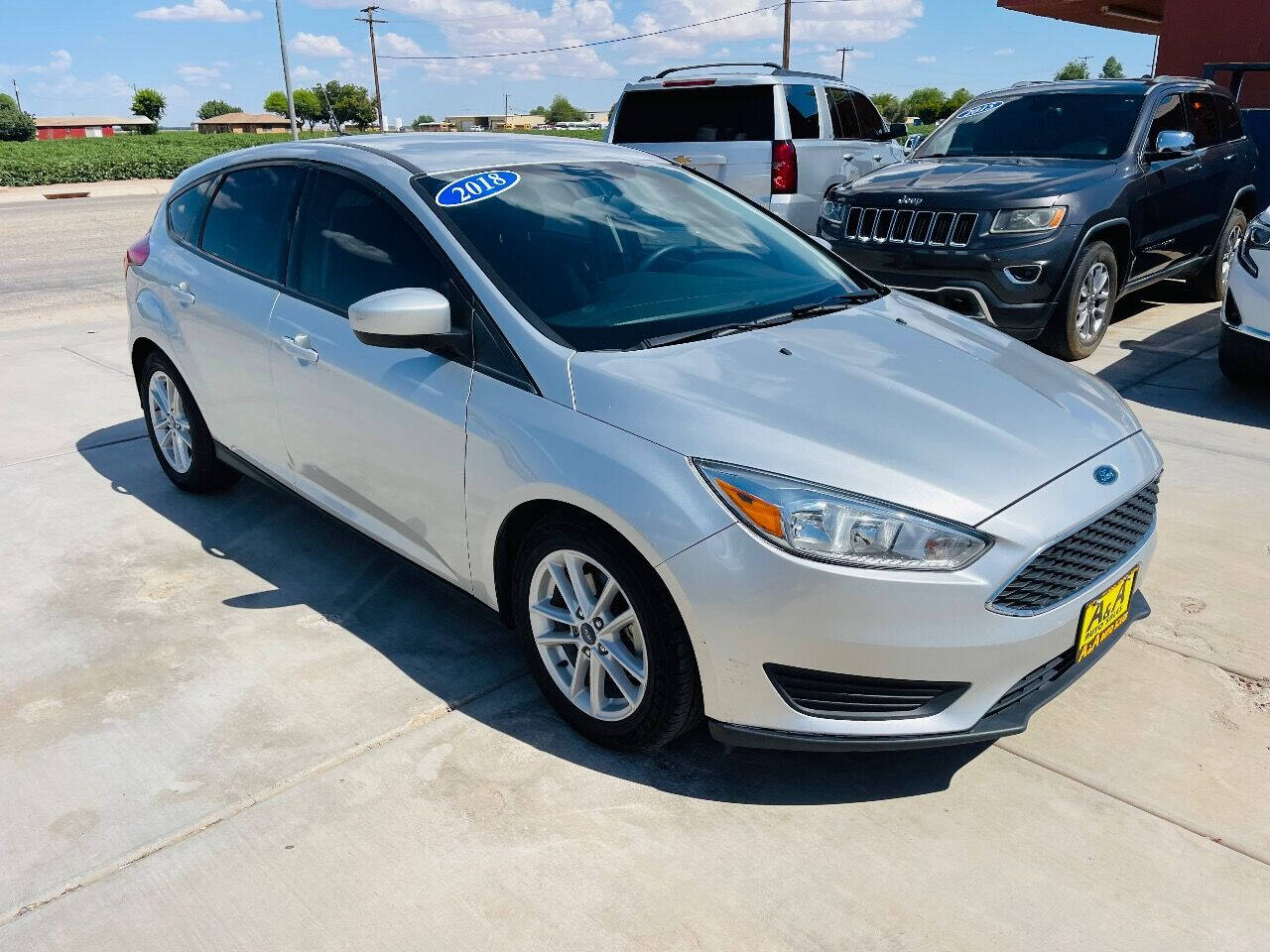 Dk. Gray 2018 Ford Focus SE SE 4dr Hatchback 1