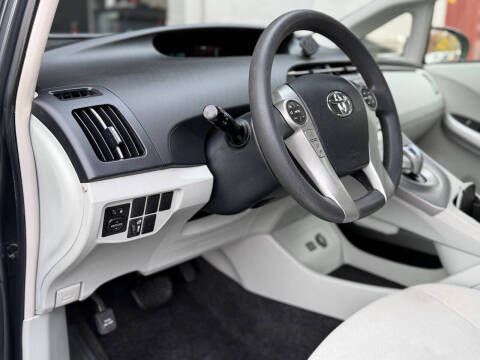 2012 Toyota Prius Two