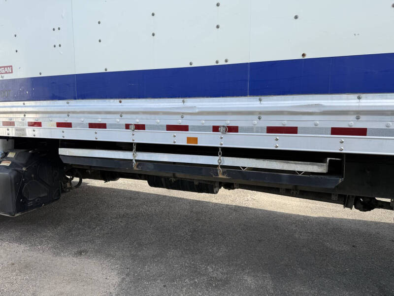 2017 Freightliner M2 106