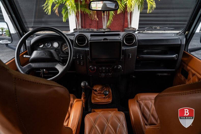 1987 Land Rover Defender