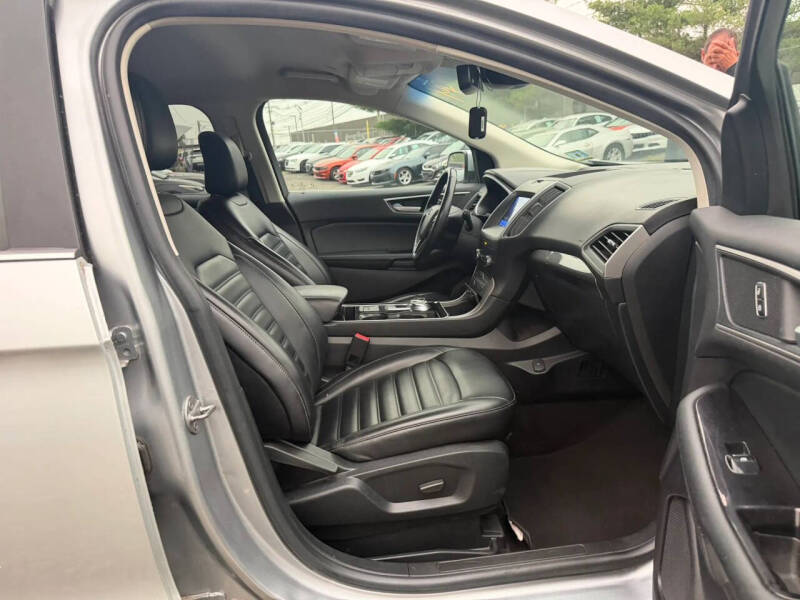 2020 Ford Edge