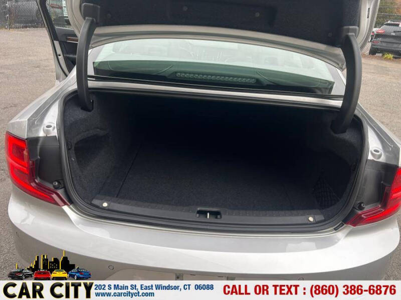 2017 Volvo S90 T6 Momentum