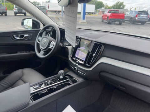 2025 Volvo XC60 T8 Plus Dark Theme
