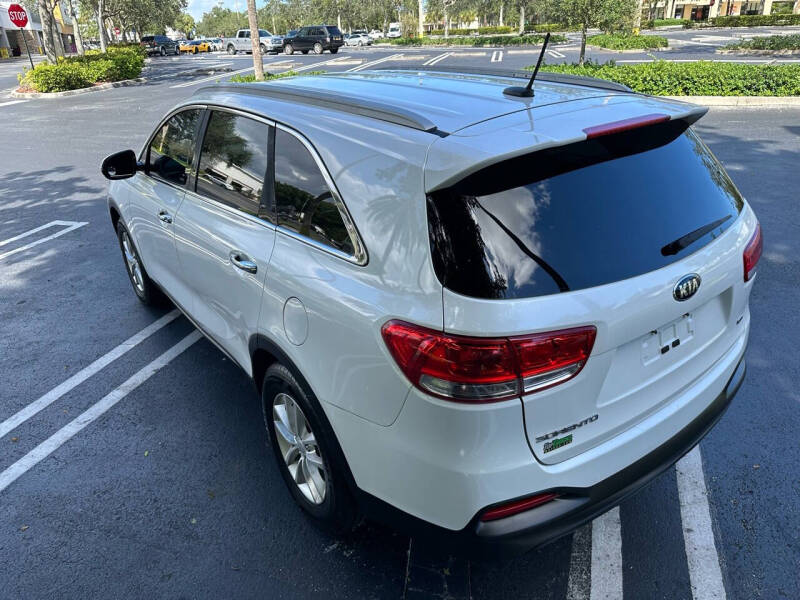 2017 Kia Sorento LX