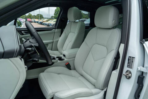 2025 Porsche Macan S