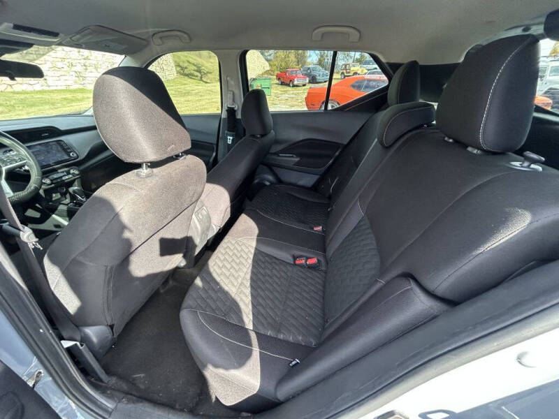 2022 Nissan Kicks SV