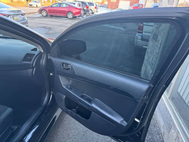 2016 Mitsubishi Lancer ES