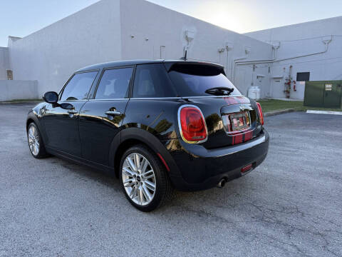 2017 MINI Hardtop 4 Door Cooper