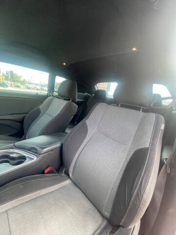 2015 Dodge Challenger SXT