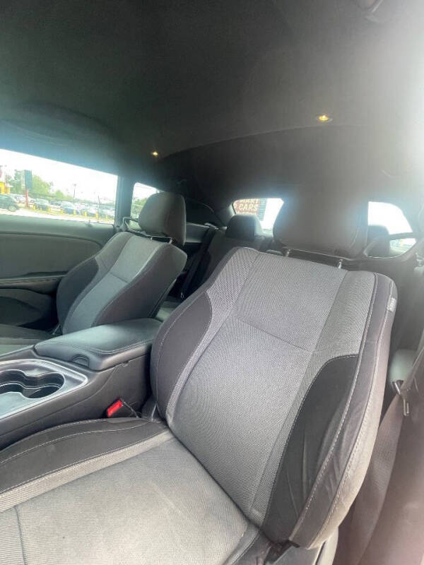 2015 Dodge Challenger SXT