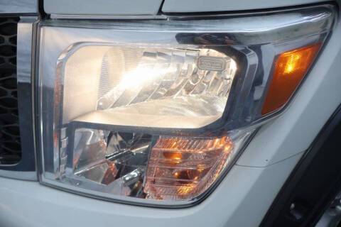 2018 Nissan Titan SV