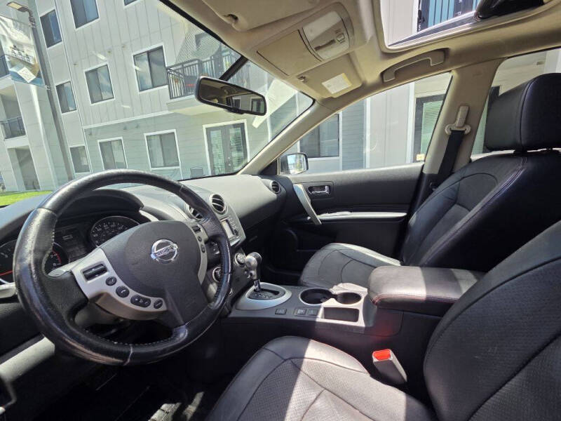 2012 Nissan Rogue SV w/SL Package