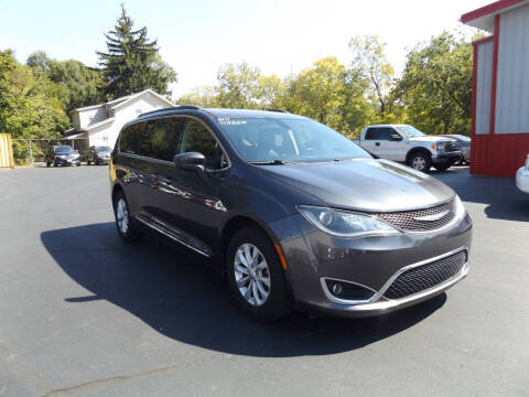 2017 Chrysler Pacifica Touring-L