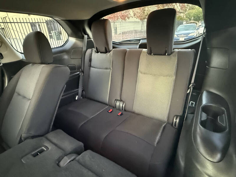 2018 Nissan Pathfinder SV