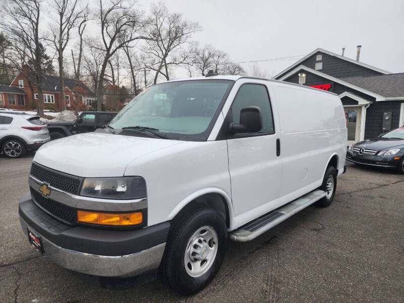 2022 Chevrolet Express 2500