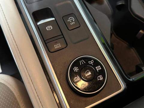 2023 Nissan Pathfinder SV