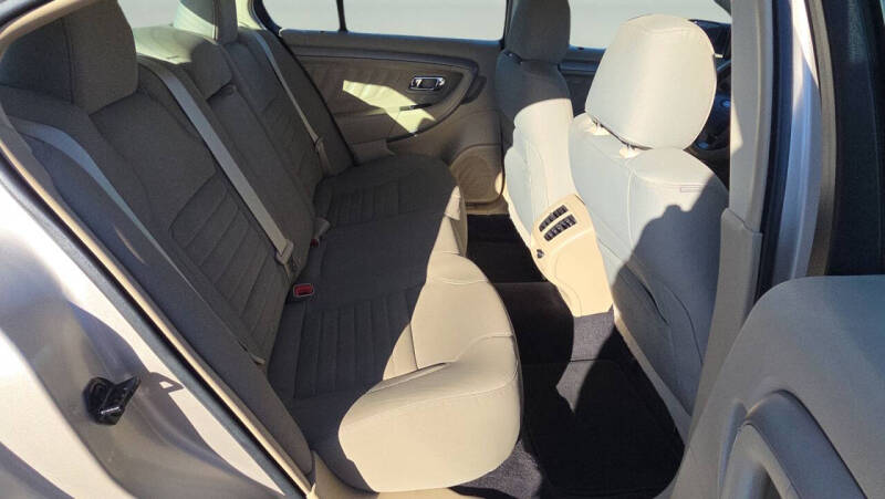 2018 Ford Taurus SE