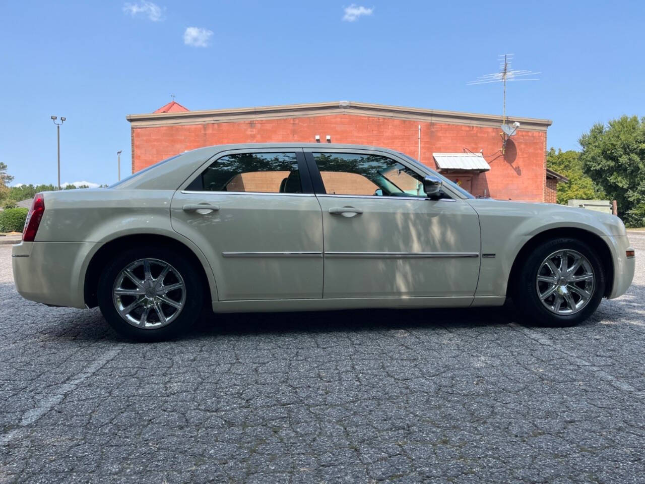 2009 Chrysler 300 for sale at Megamotors JRD in Alpharetta, GA