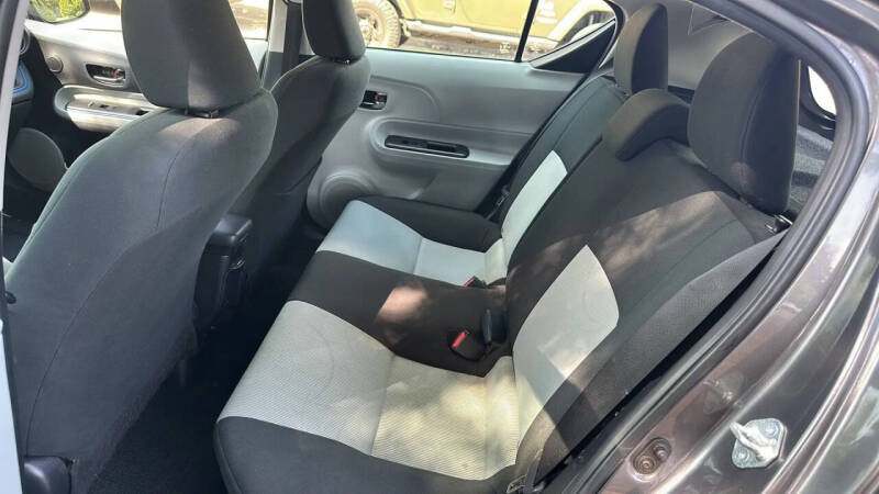 2013 Toyota Prius c