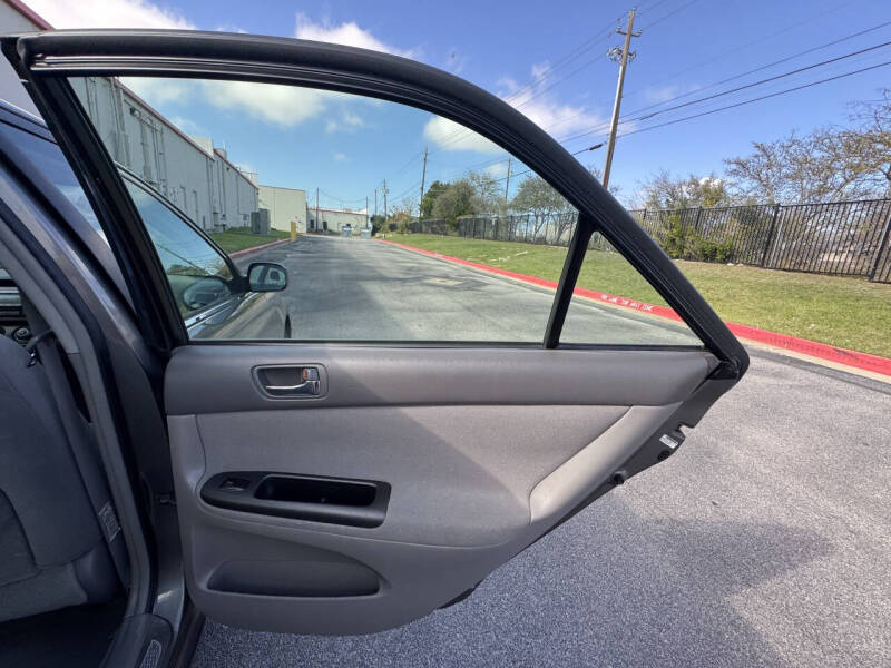 2005 Toyota Camry Standard