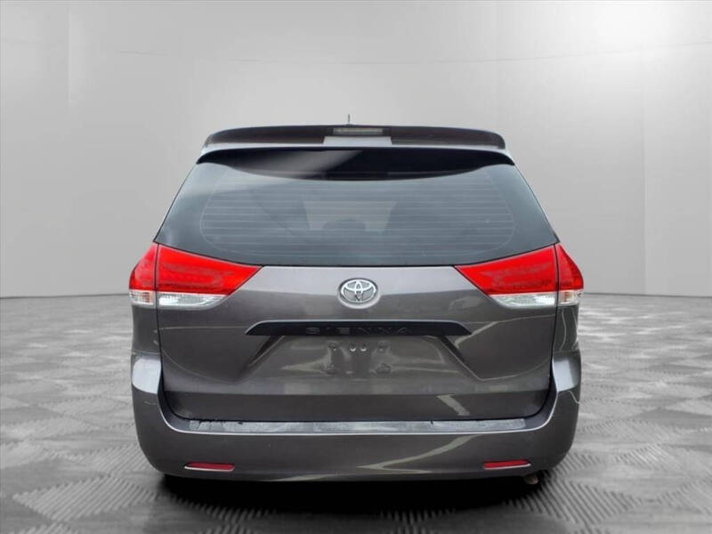 2013 Toyota Sienna L 7-Passenger