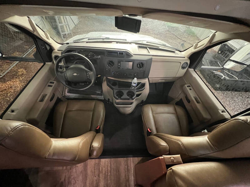 2016 Forest River Sunseeker 2860DS Class C