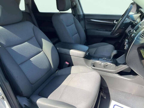 2012 Kia Sorento LX