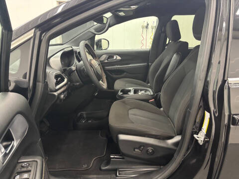 2022 Chrysler Pacifica Touring