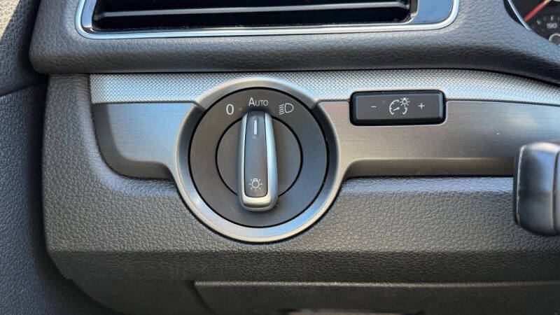 2017 Volkswagen Passat 1.8T R-Line