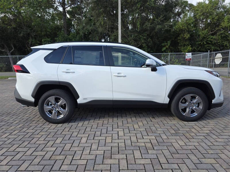 2025 Toyota RAV4 Hybrid XLE