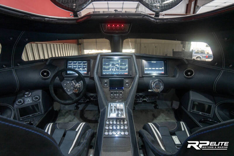 2019 Outerlimits SV43